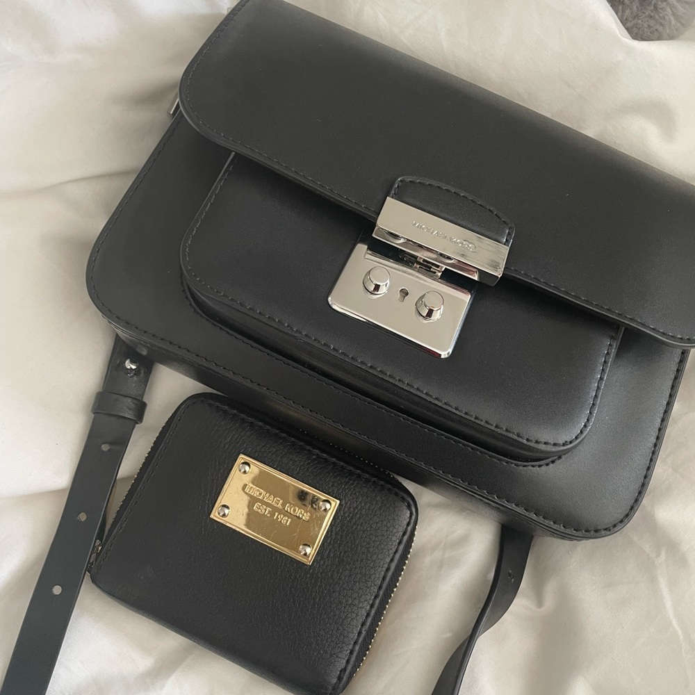 ‼️ Make an Offer 
Michal Kors Crossbody & Zip Wallet